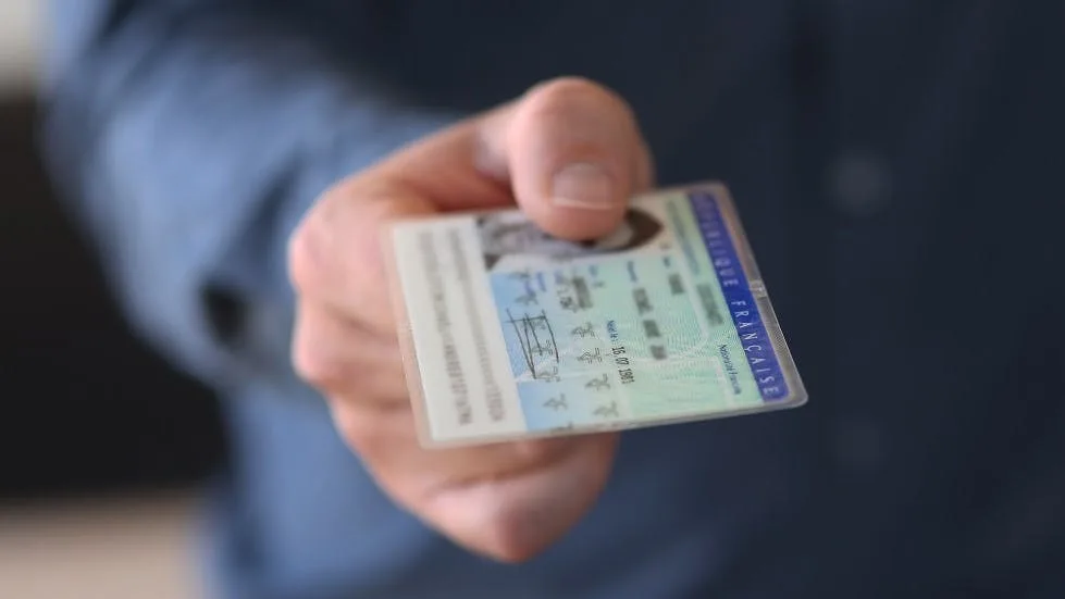 Ce documente sunt necesare pentru a urma conducerea însoțită?